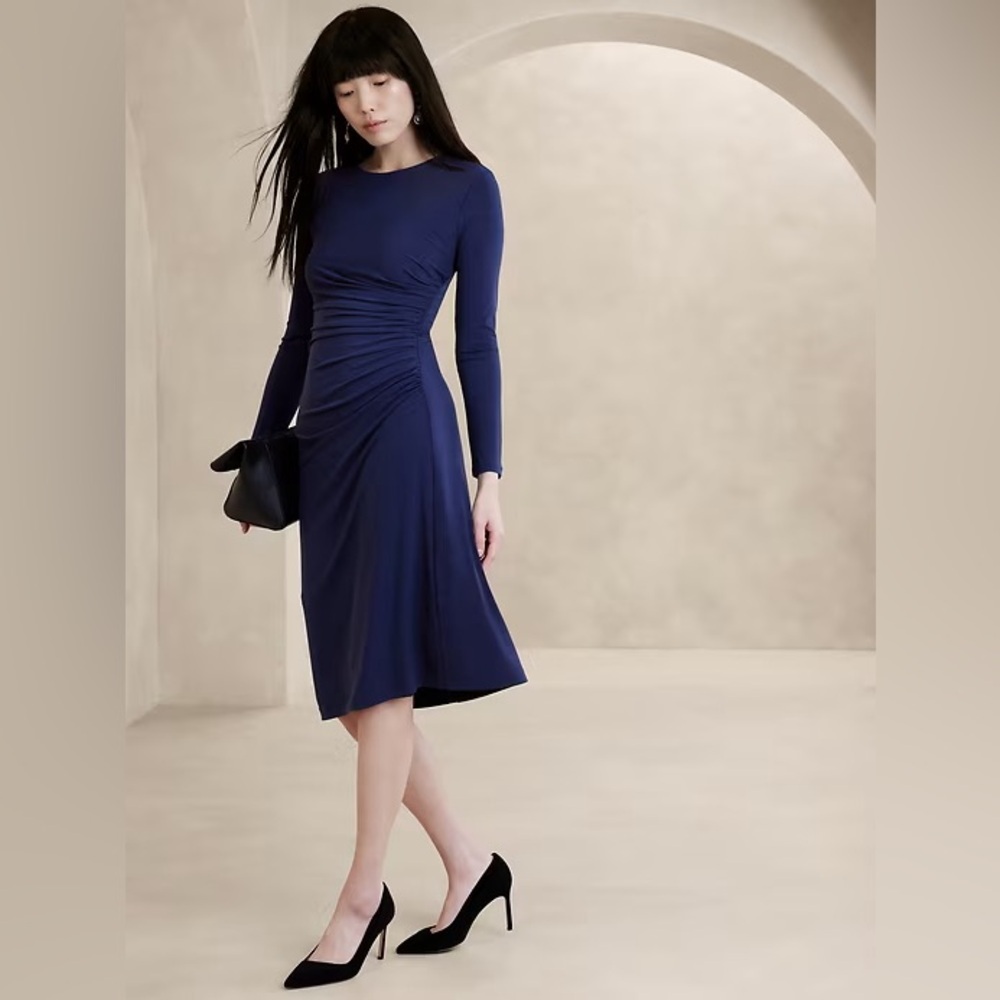 Banana Republic 
KNIT SHIRRED MIDI DRESS